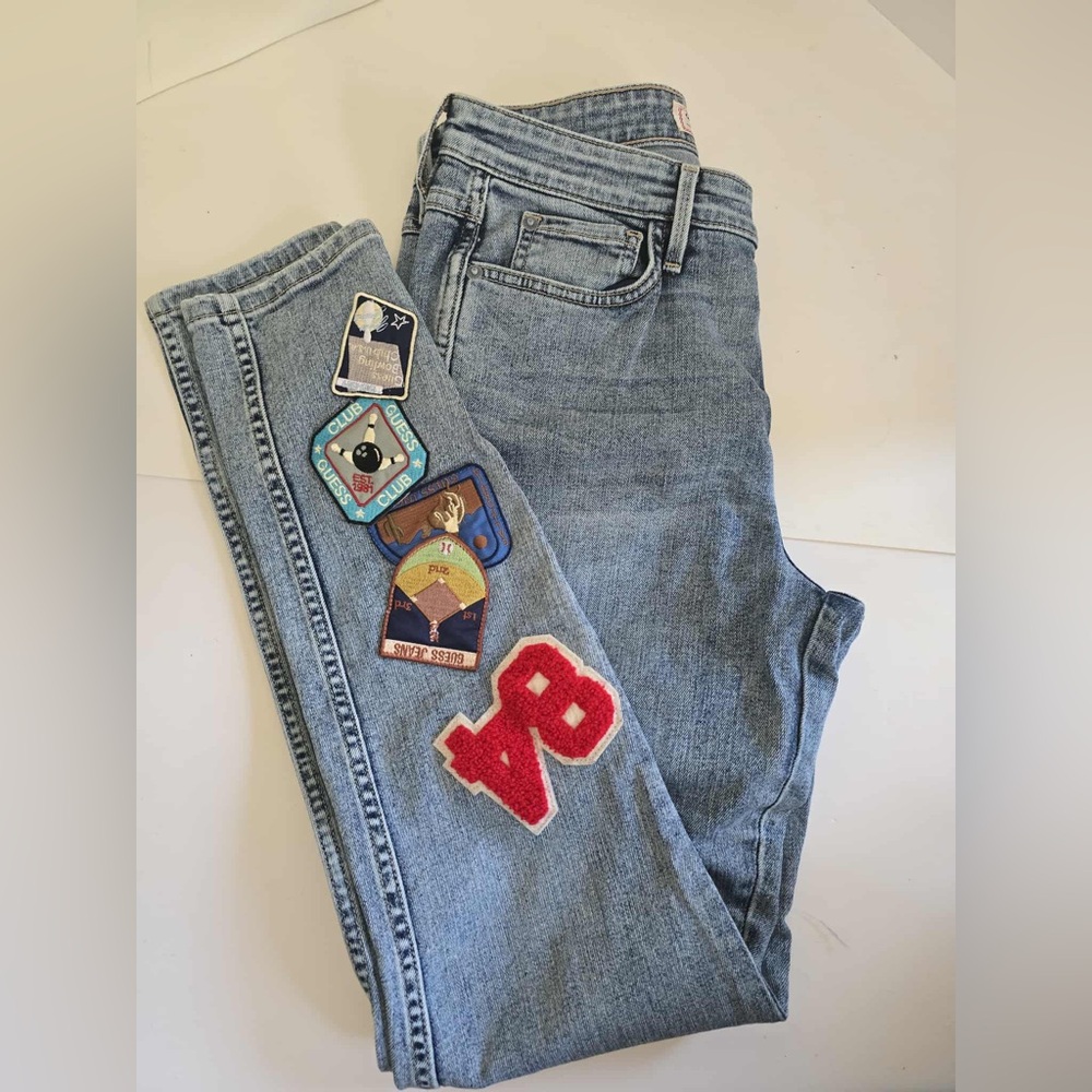 Guess Women’s 1981 Skinny Jeans Blue With Patches Detailed size 28